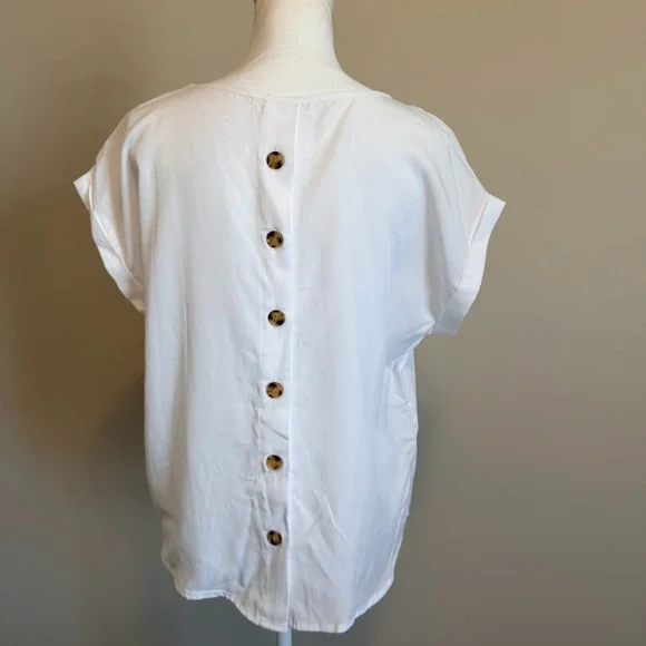 NWT SIX/FIFTY kaitlin button-back short sleeve top in white size medium women's - Picture 5 of 12